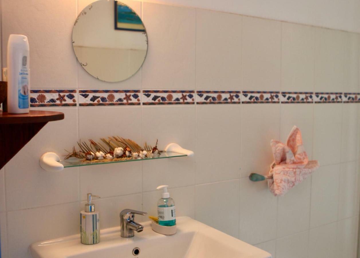 Bed & Breakfast - 6 Suites - Piscine Et Plage Pointe Faula Le Vauclin Exterior foto